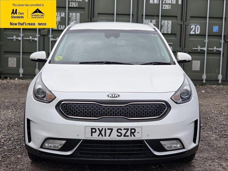 Used Kia Niro 139 HP (102 kW) 2017 White SUV