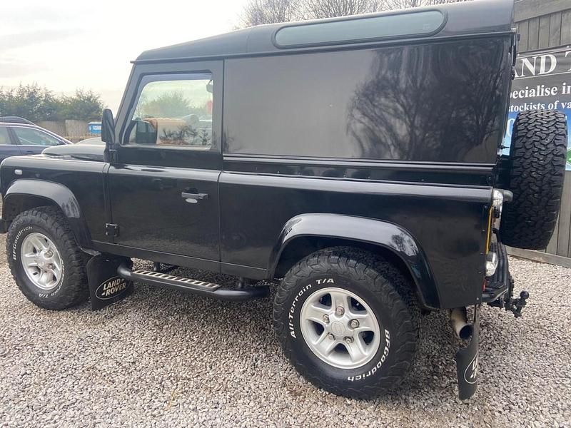 Used Land Rover Defender 122 HP (89 kW) 2007 Black Hatchback