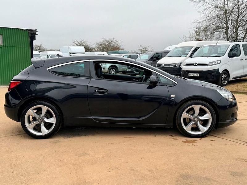 Used Vauxhall Astra GTC SRi 165 HP (121 kW) 2015 Black Hatchback