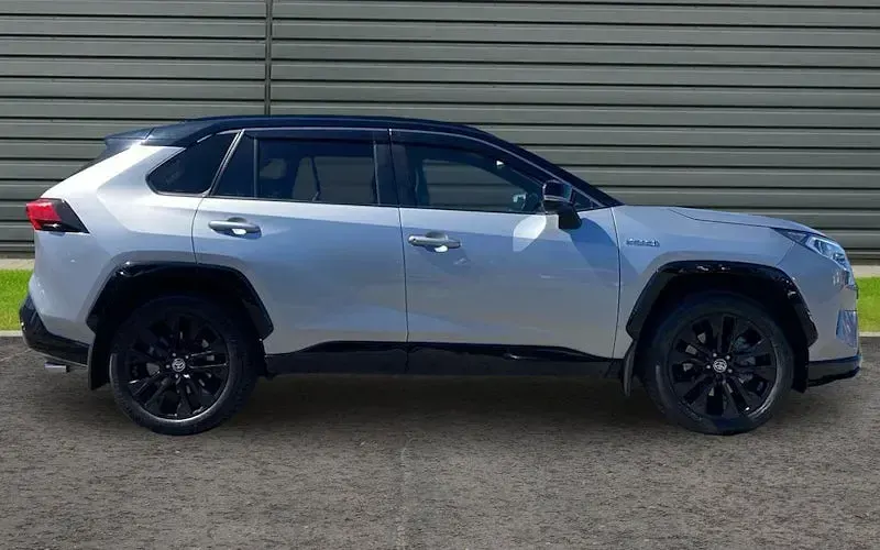 Używany Toyota RAV4 218 KM (160 kW) 2023 SUV