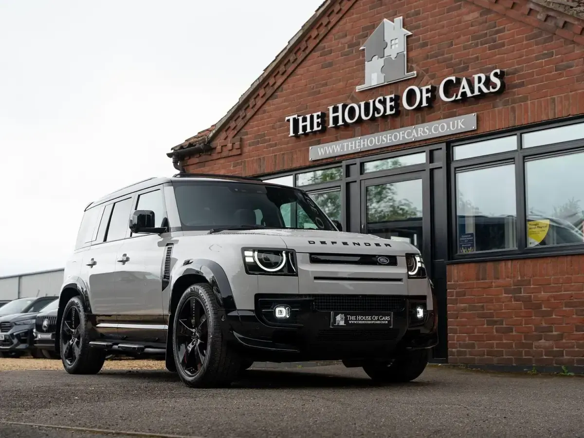 Used Land Rover Defender SE Dynamic 2026 Grey SUV