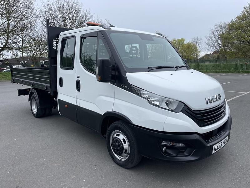 Used Iveco Daily 140 HP (102 kW) 2023 White Sedan