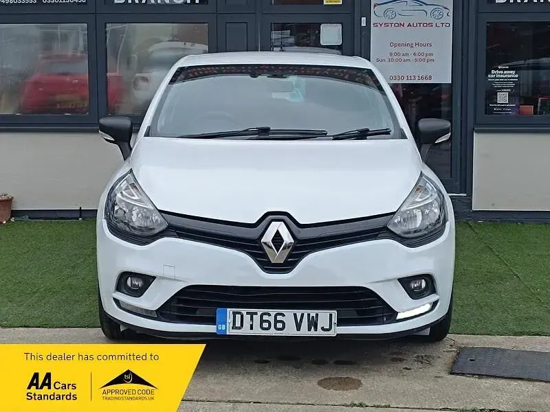 Used Renault Clio IV Play 2017 White Hatchback