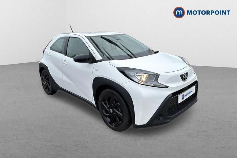 Used Toyota Aygo X PURE 2023 White SUV