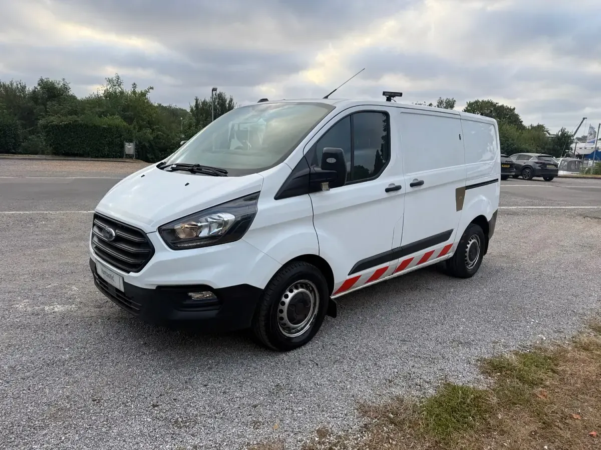 Used Ford Transit Custom 105 HP (77 kW) 2021 White Van