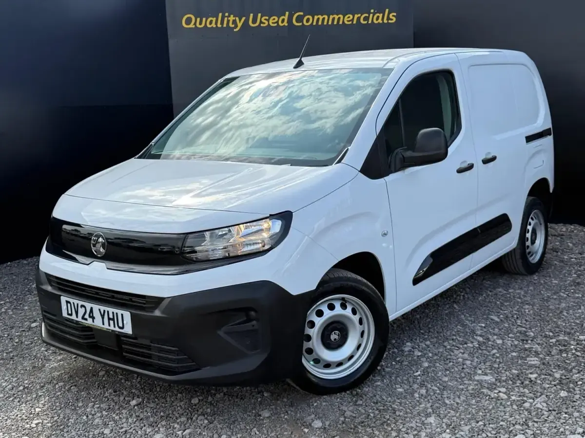 Used Vauxhall Combo 100 HP (73 kW) 2024 White MPV