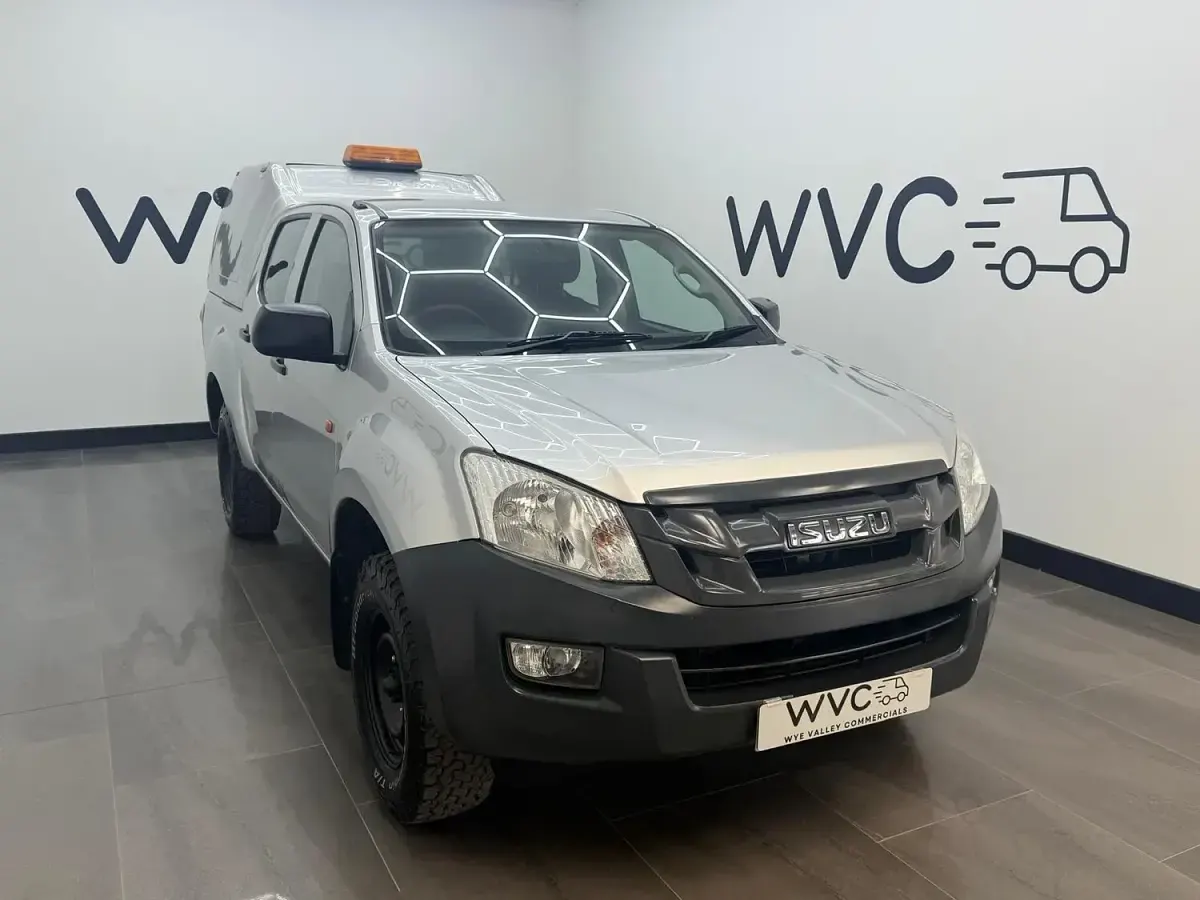 Used Isuzu D-Max 161 HP (118 kW) 2016 Silver Pickup