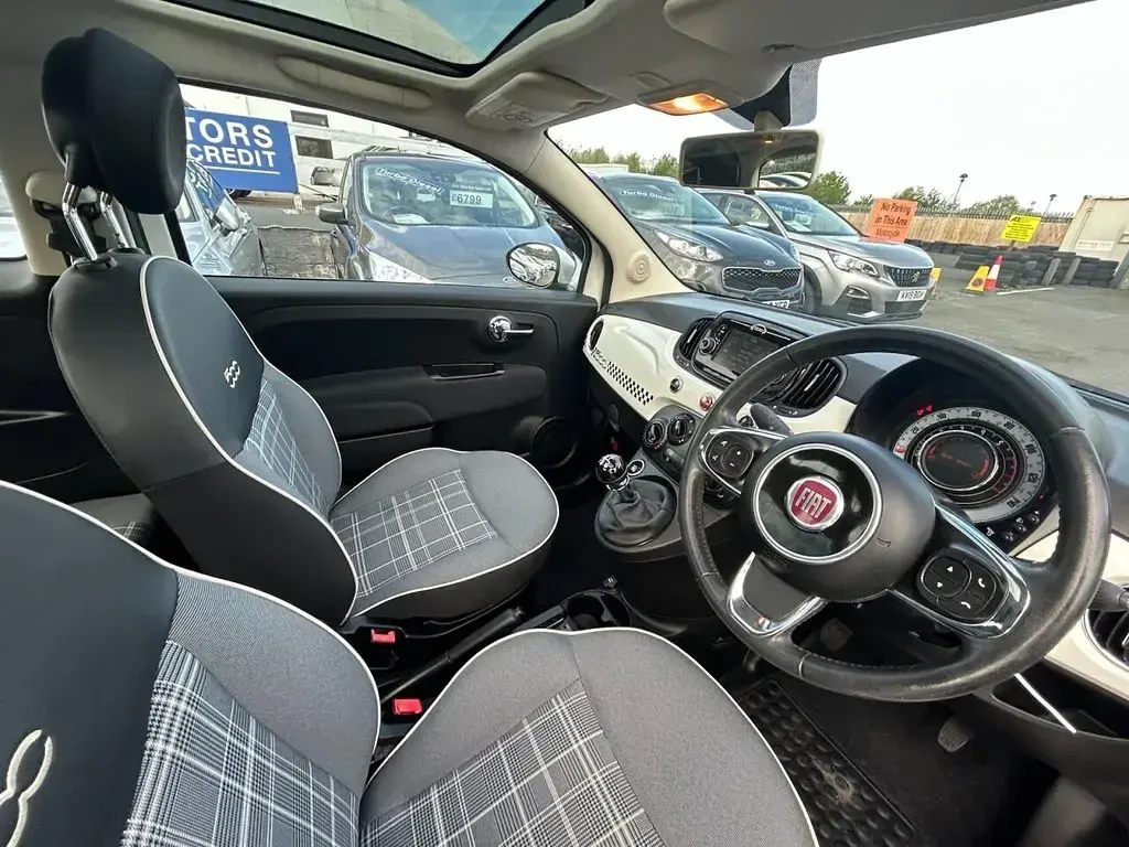 Used Fiat 500 Lounge 69 HP (50 kW) 2018 White Hatchback
