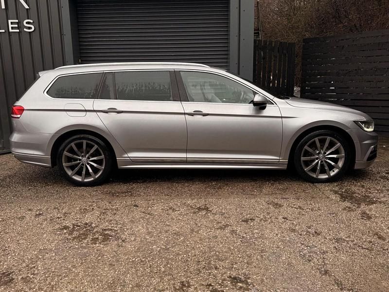 Used VW Passat R-line 150 HP (110 kW) 2019 Silver Estate