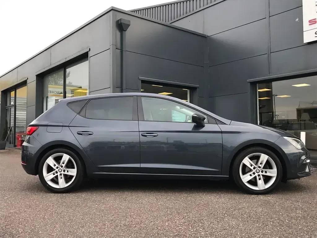 Begagnad Seat Leon FR 130 HK (95 kW) 2020 Grå Halvkombi