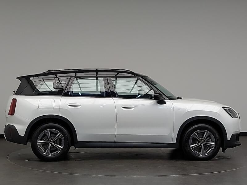 Used Mini Countryman Classic 218 HP (160 kW) 2024 White SUV