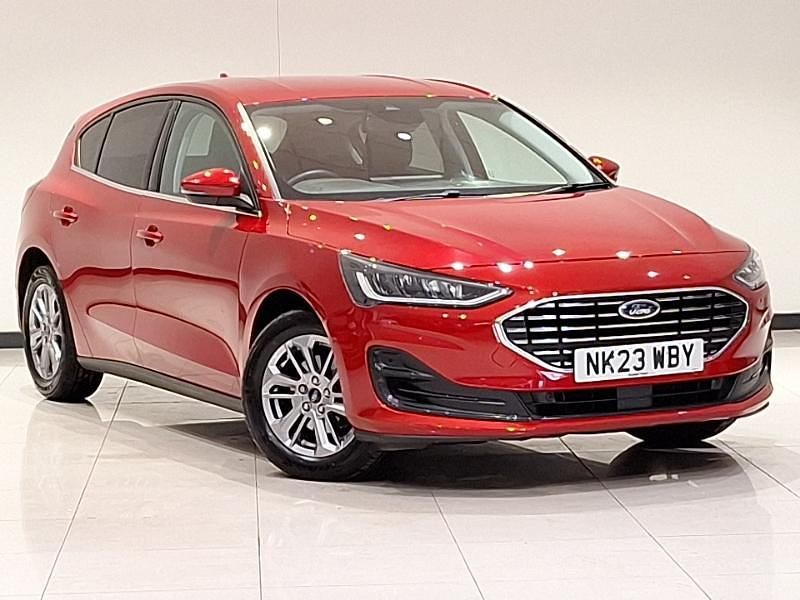 Used Ford Focus Titanium 155 HP (114 kW) 2023 Red Hatchback
