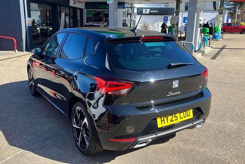 New Seat Ibiza FR Sport 95 HP (69 kW) 2025 Black Hatchback
