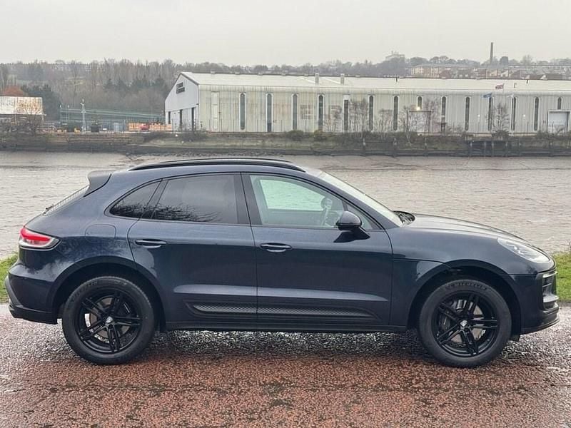 Used Porsche Macan 265 HP (194 kW) 2021 Blue SUV
