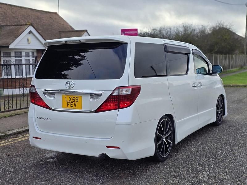Usado Toyota Alphard 2009 Branco Monovolume