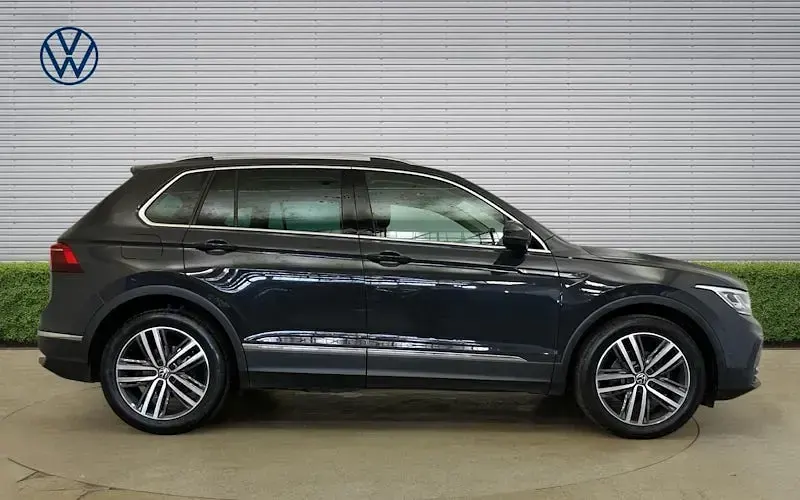 Used VW Tiguan Elegance 150 HP (110 kW) 2023 Grey SUV