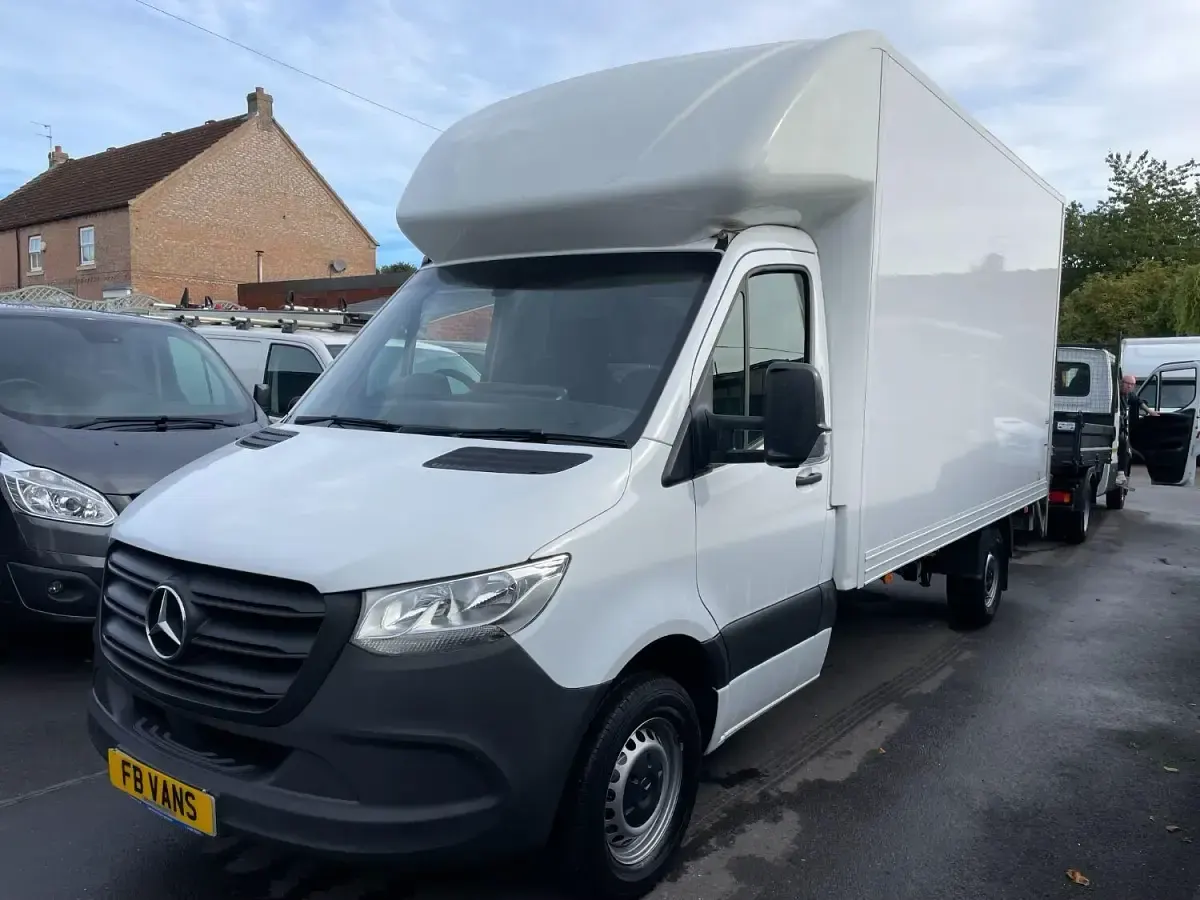 Używany Mercedes Sprinter Progressive 2022 Biały Van