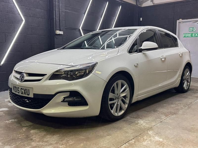 Used Vauxhall Astra 2015 White Hatchback