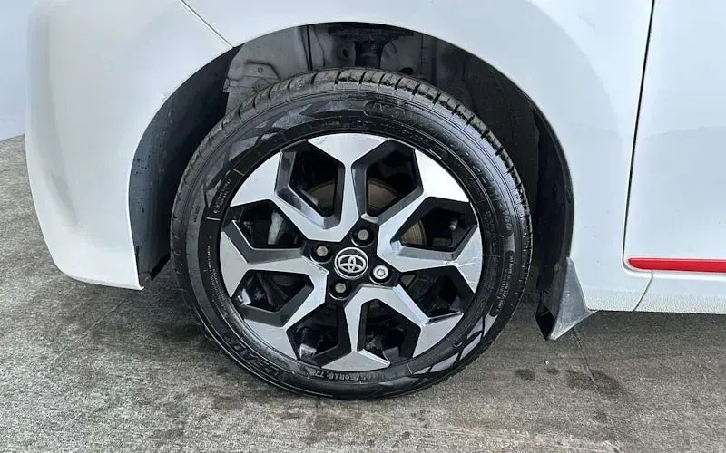 Used Toyota Aygo Trend 72 HP (52 kW) 2019 White Hatchback