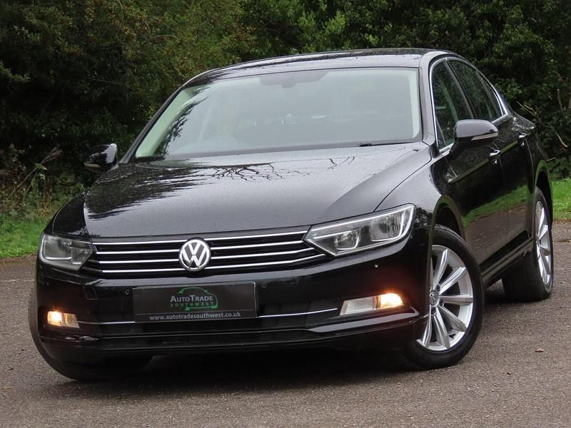 Usado VW Passat SE 120 HP (88 kW) 2015 Preto Sedan