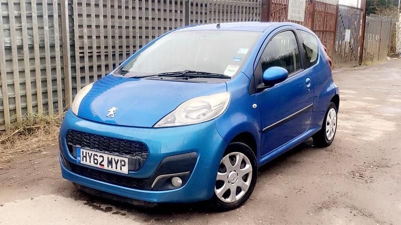 Used Peugeot 107 Active 68 HP (50 kW) 2012 Blue Hatchback