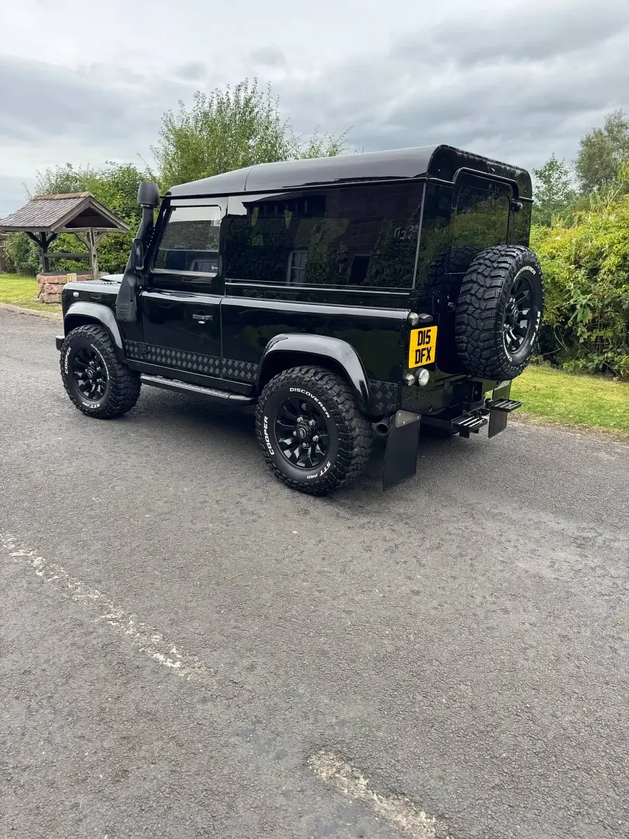 Used Land Rover Defender 83 HP (61 kW) 1987 Black SUV