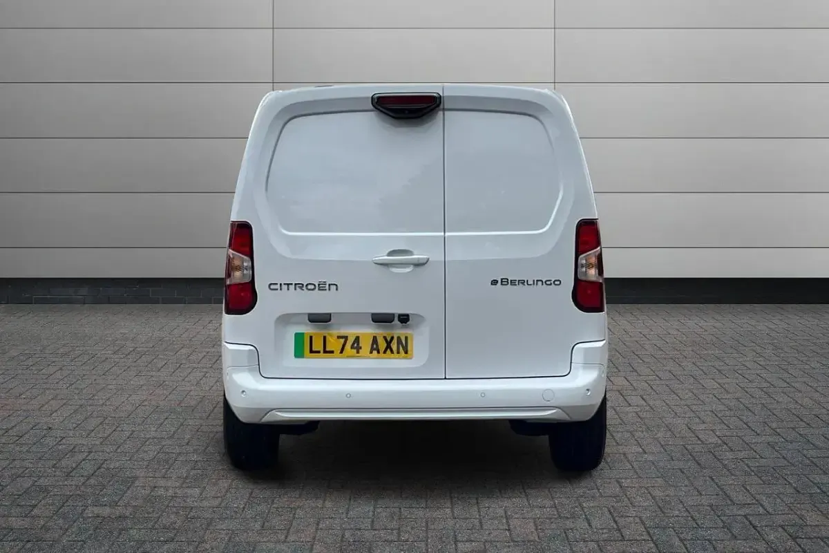 Used Citroën Berlingo 98 kW (134 HP) 2024 White MPV