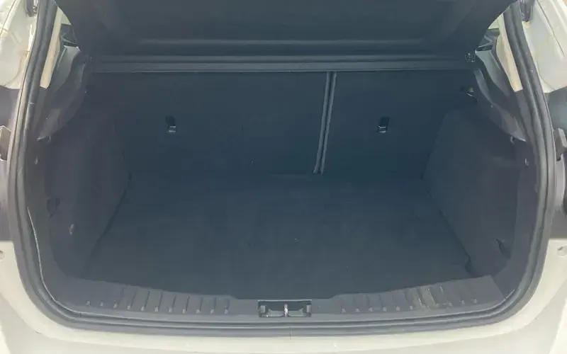 Używany Ford Focus Zetec 105 KM (77 kW) 2013 Hatchback