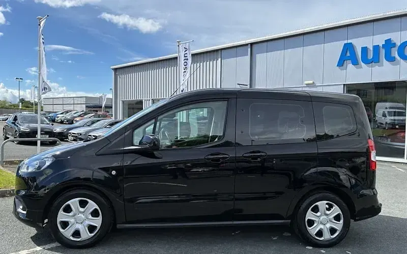 Used Ford Tourneo Zetec 101 HP (74 kW) 2019 Estate