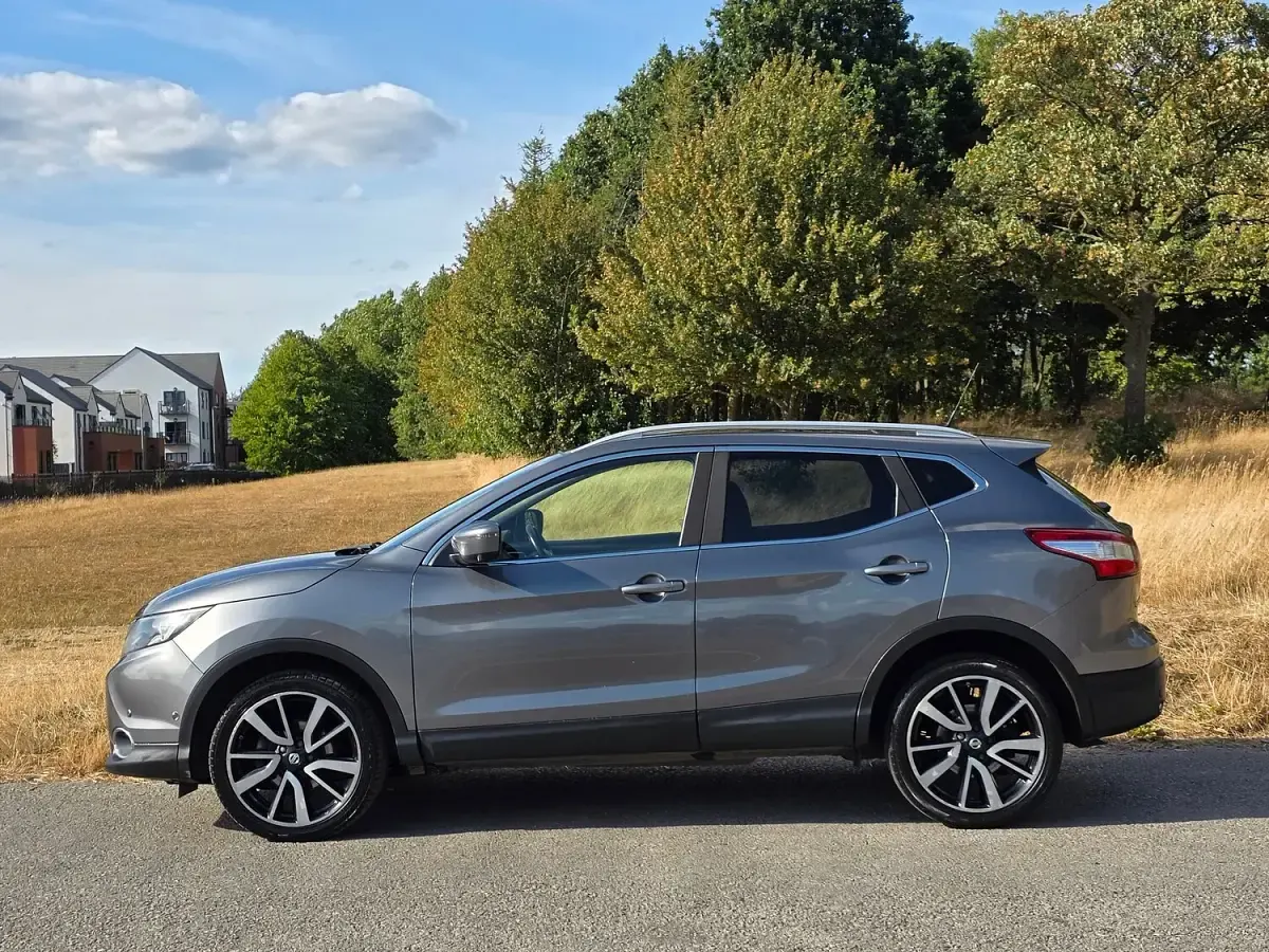 Used Nissan Qashqai S 110 HP (80 kW) 2016 Grey SUV