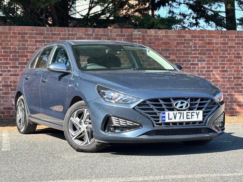 Blue Used 2021 Hyundai i30 SE Hatchback | £12,495 (Good price) - Image 1/4