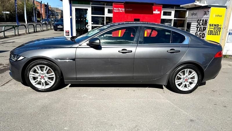 Used Jaguar XE Prestige 250 HP (183 kW) 2017 Grey Sedan