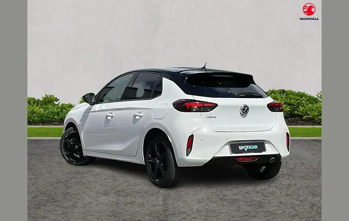 Used Vauxhall Corsa GS Line 99 HP (72 kW) 2022 White Hatchback