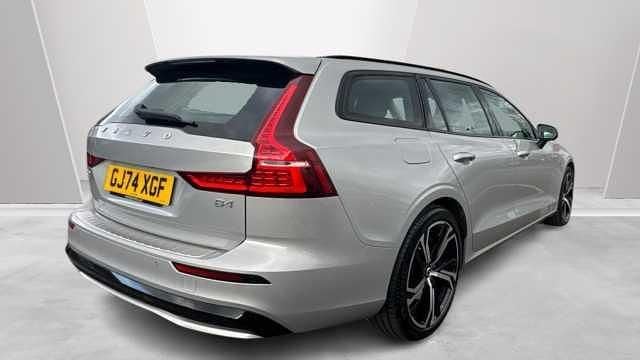 Used Volvo V60 Plus 194 HP (142 kW) 2025 Silver Estate