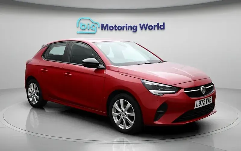 Second-hand Vauxhall Corsa Design Edition 75 CP (55 kW) 2022 Roșu Hatchback