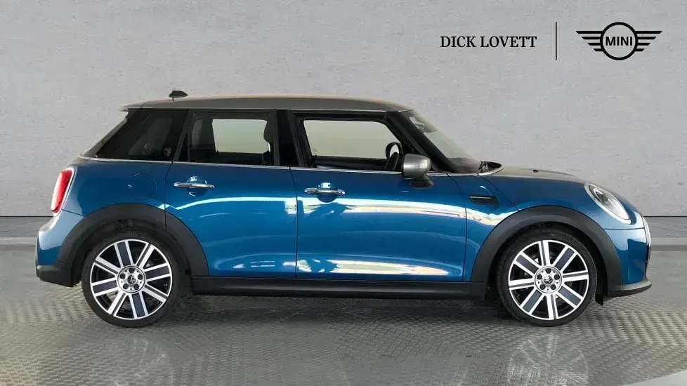 Used Mini Cooper Exclusive 134 HP (98 kW) 2023 Blue Hatchback