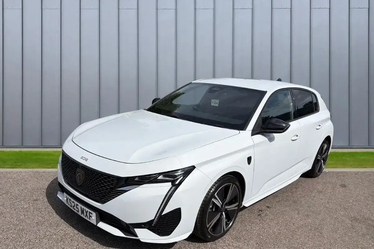 Used Peugeot 308 GT 134 HP (98 kW) 2025 White Hatchback