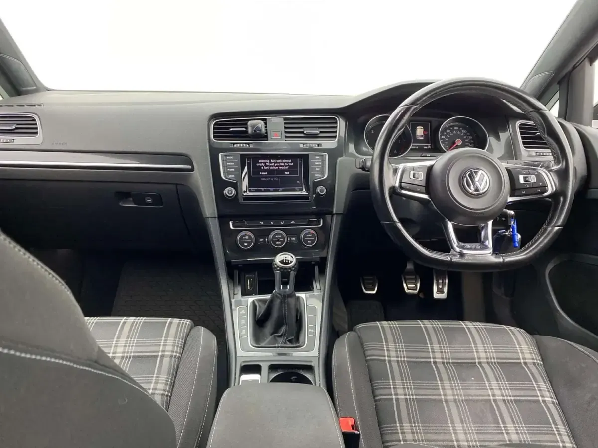 Begagnad VW Golf VII GTD 2014 Svart Halvkombi