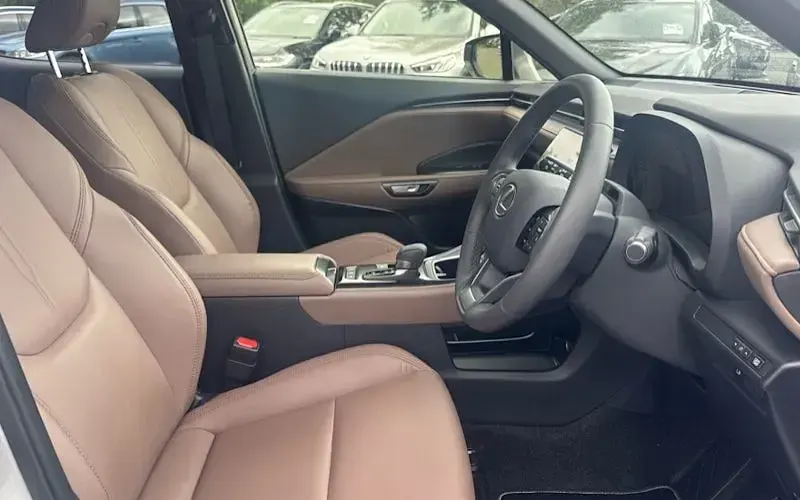 Used Lexus LBX 136 HP (100 kW) 2025 Silver SUV