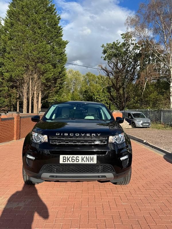 Second-hand Land Rover Discovery Sport SE 180 CP (132 kW) 2016 Negru SUV