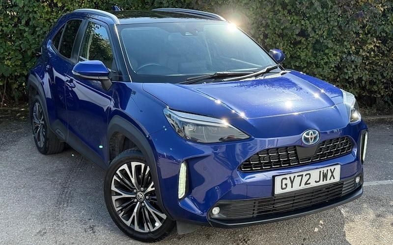 Used 2024 Toyota Yaris Hybrid Estate | £19,499 (Fair price) - Image 1/3