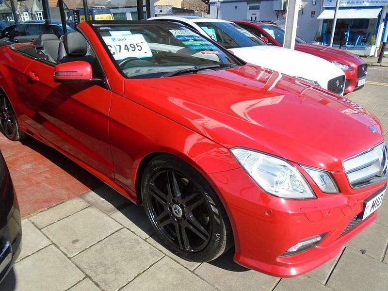 Begagnad Mercedes E350 2010 Röd Cab