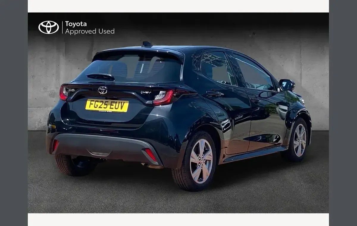 Used Toyota Yaris 116 HP (85 kW) 2025 Black Hatchback