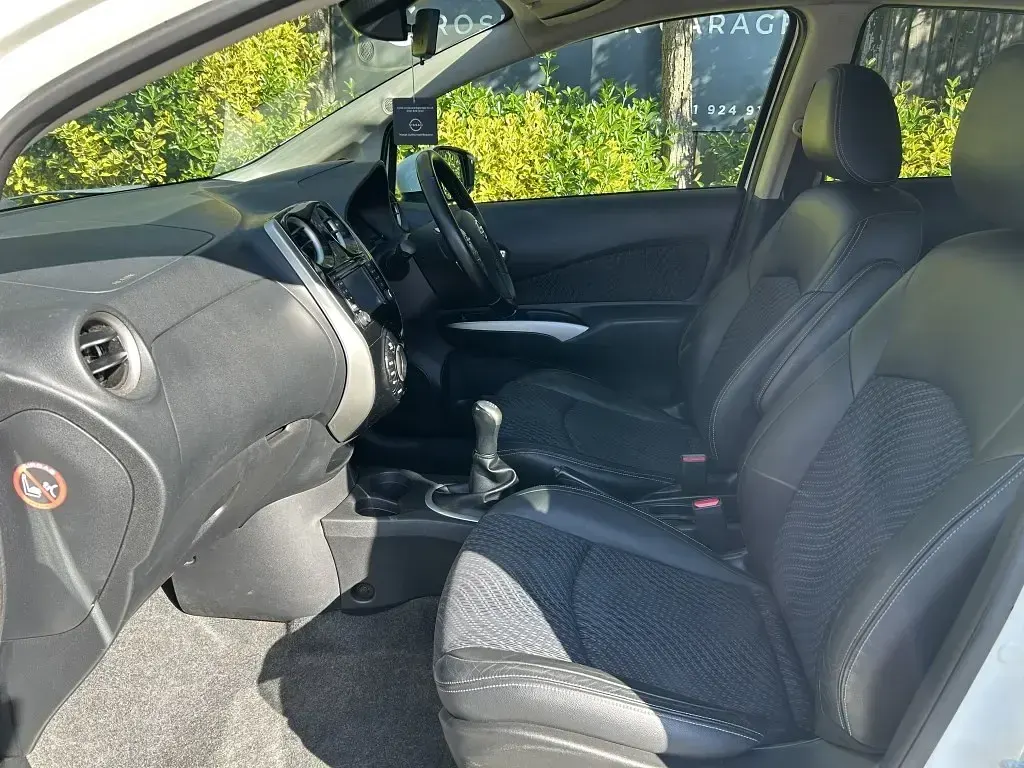 Begagnad Nissan Note Tekna 90 HK (66 kW) 2016 Vit Halvkombi