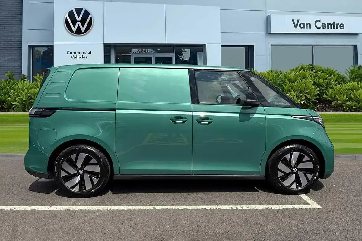 New VW ID. Buzz 210 kW (286 HP) 2025 Green MPV