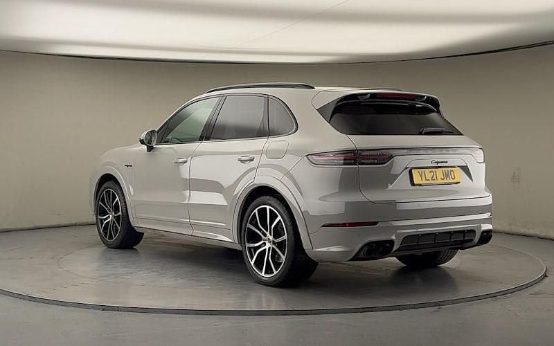 Used Porsche Cayenne 462 HP (339 kW) 2021 Crayon grey SUV