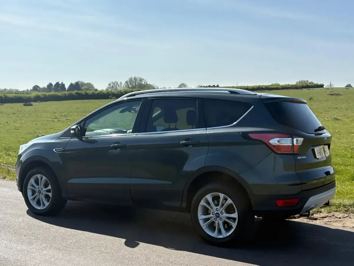 Używany Ford Kuga Titanium 120 KM (88 kW) 2017 Zielony SUV