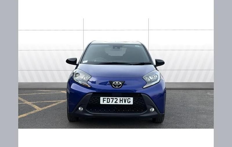 Używany Toyota Aygo X 72 KM (52 kW) 2023 Niebieski SUV