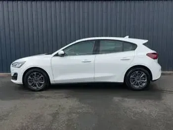 Used Ford Focus Titanium 125 HP (91 kW) 2023 White Hatchback