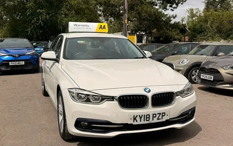 Used BMW 318 Sport Line 136 HP (100 kW) 2018 White Sedan